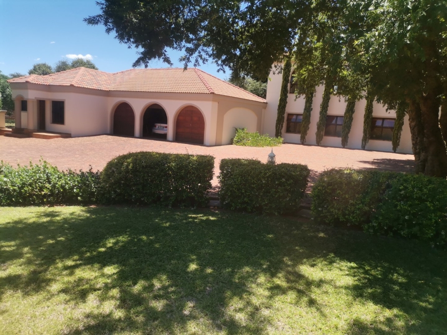 4 Bedroom Property for Sale in Wilkoppies North West